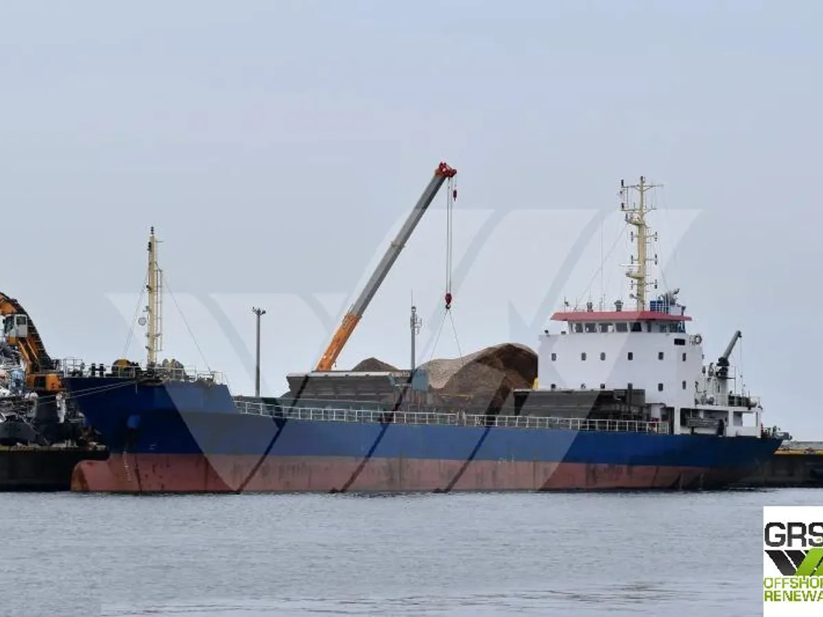 Dry cargo ship for sale