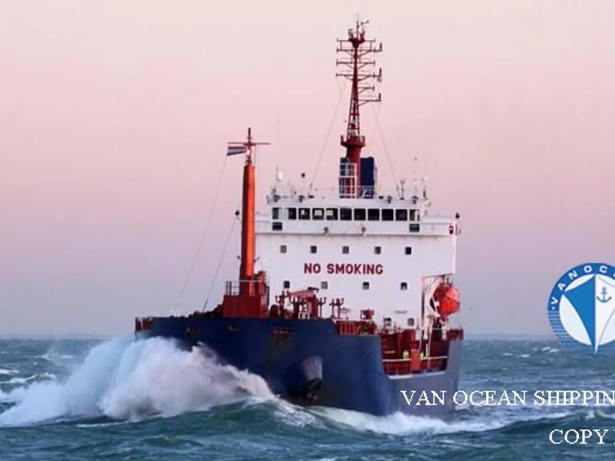 Oil/Chemical tanker for sale