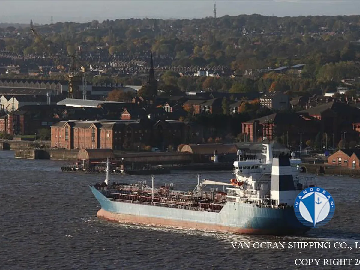 Oil/Chemical tanker for sale