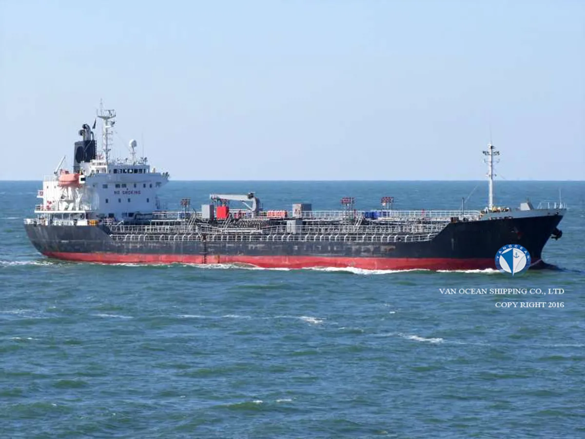 Oil/Chemical tanker for sale