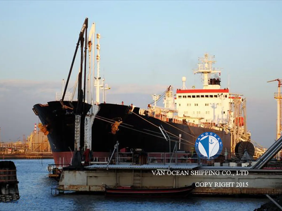 Oil/Chemical tanker for sale