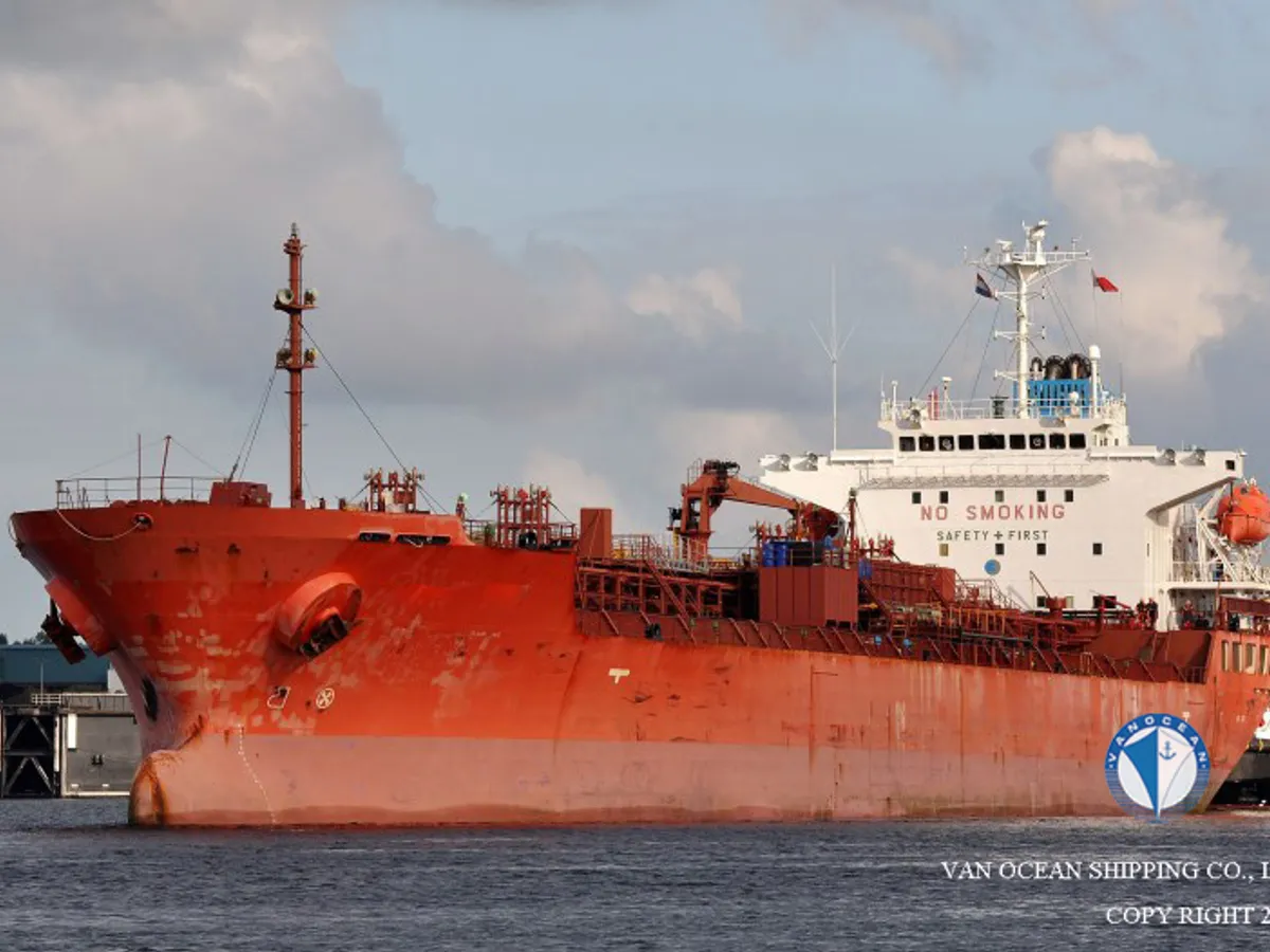 Oil/Chemical tanker for sale