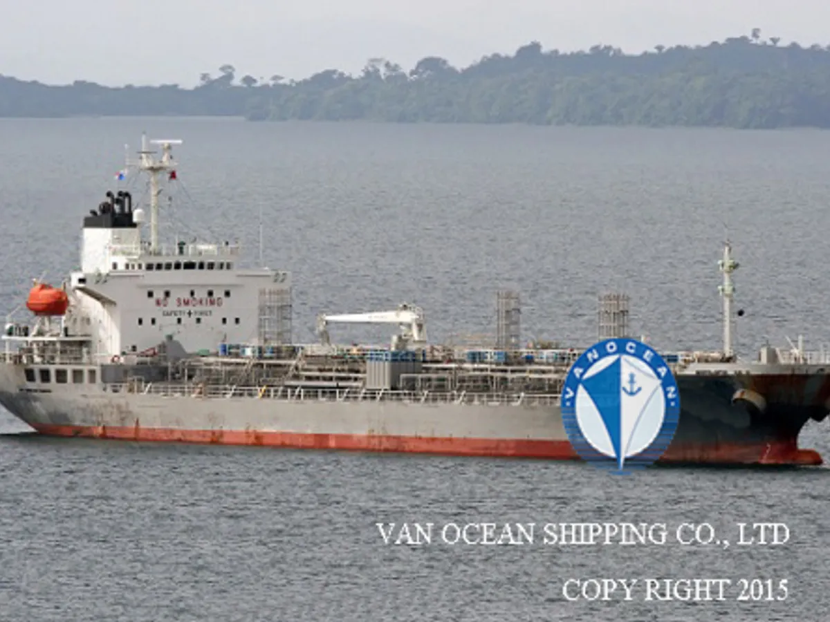 Oil/Chemical tanker for sale