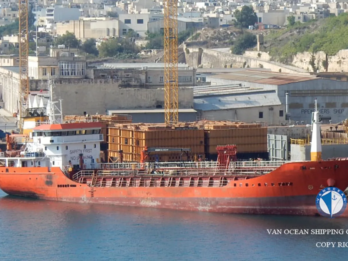 Oil/Chemical tanker for sale