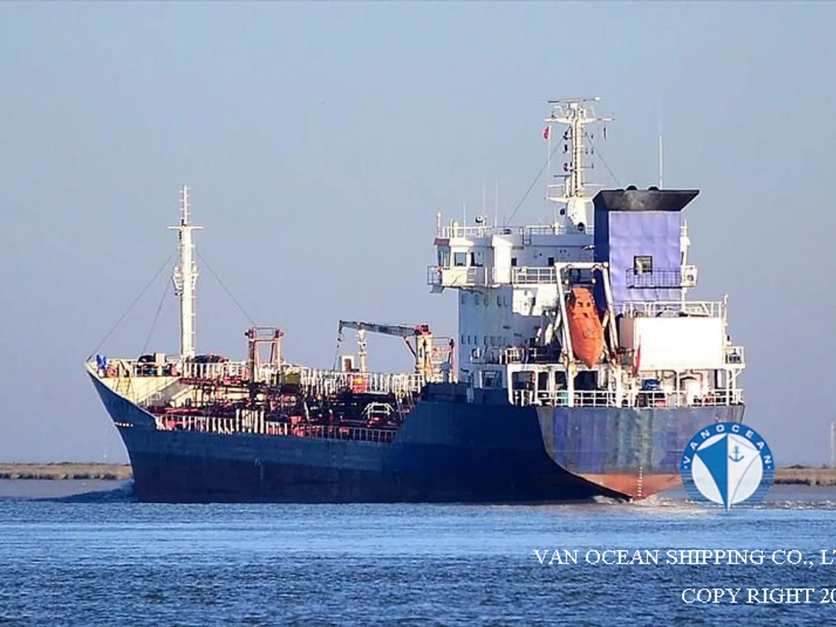 Oil/Chemical tanker for sale