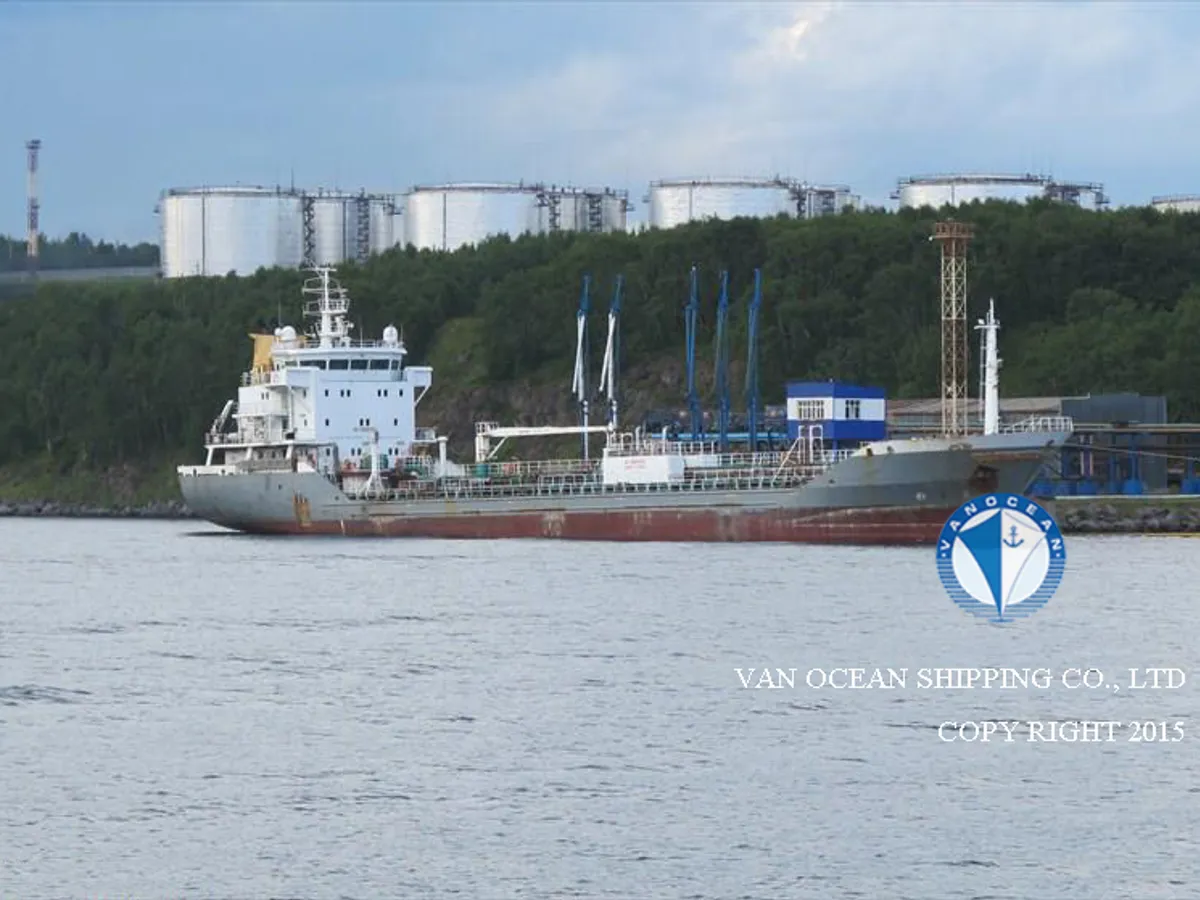 Oil/Chemical tanker for sale