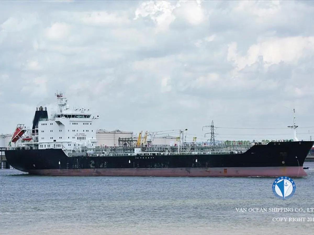 Oil/Chemical tanker for sale