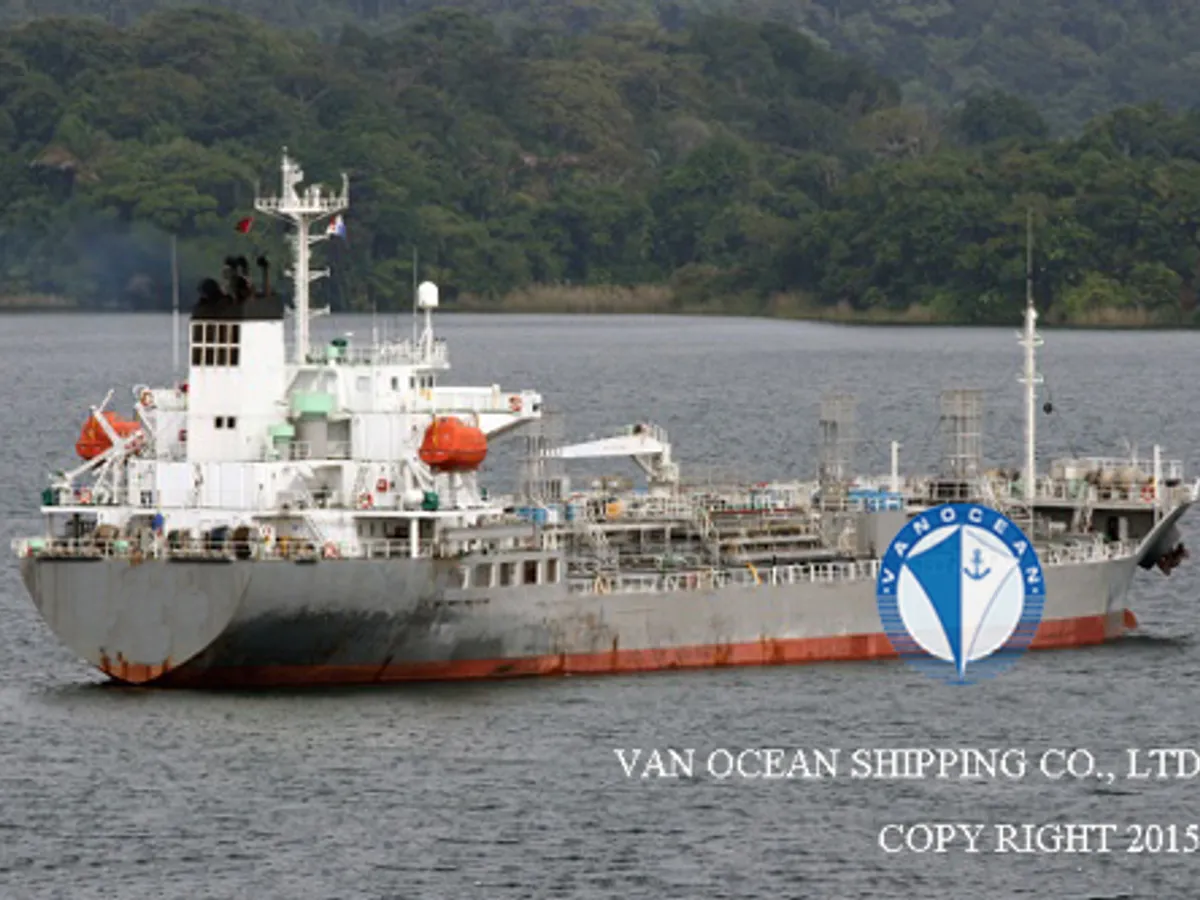 Oil/Chemical tanker for sale