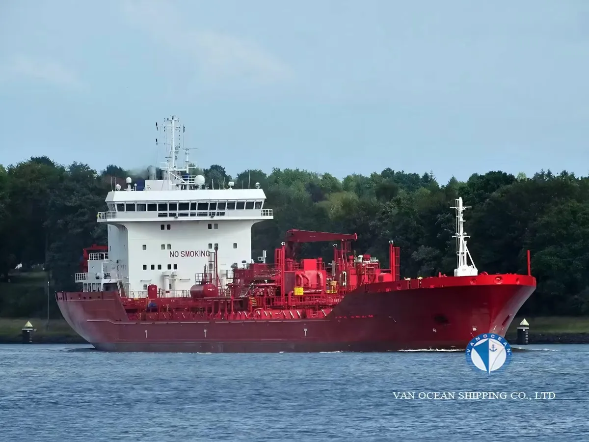 Oil/Chemical tanker for sale