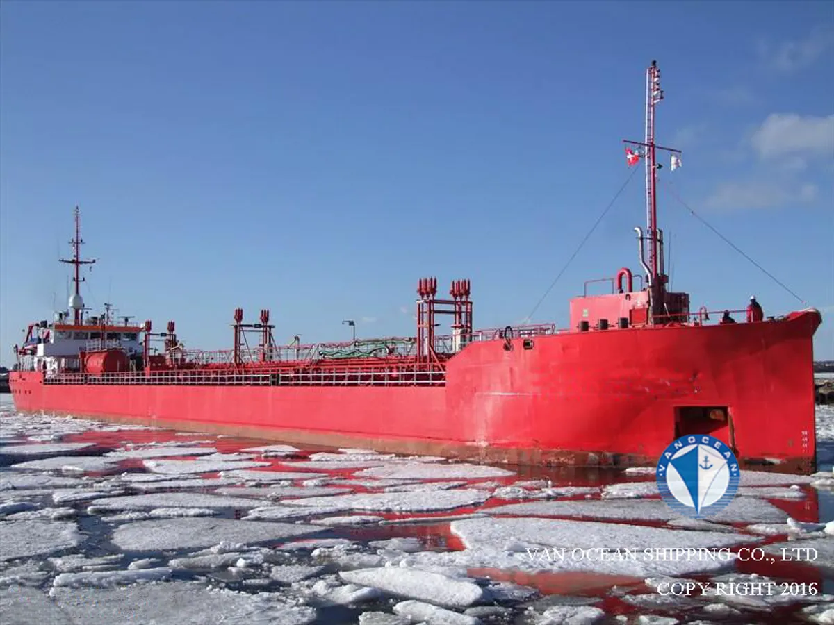 Oil/Chemical tanker for sale