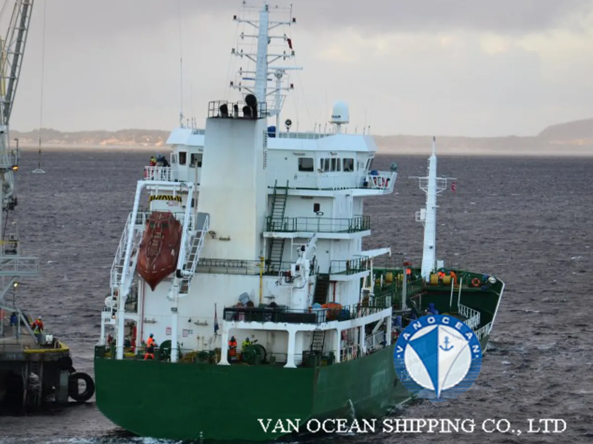Oil/Chemical tanker for sale