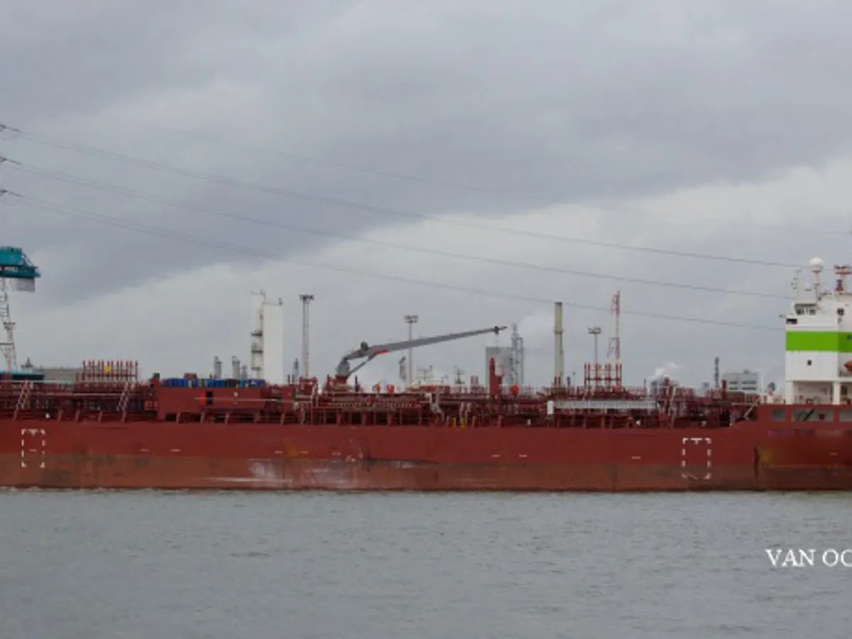 Oil/Chemical tanker for sale