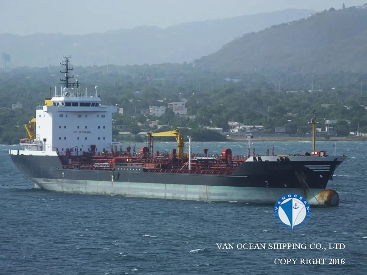 Oil/Chemical tanker for sale