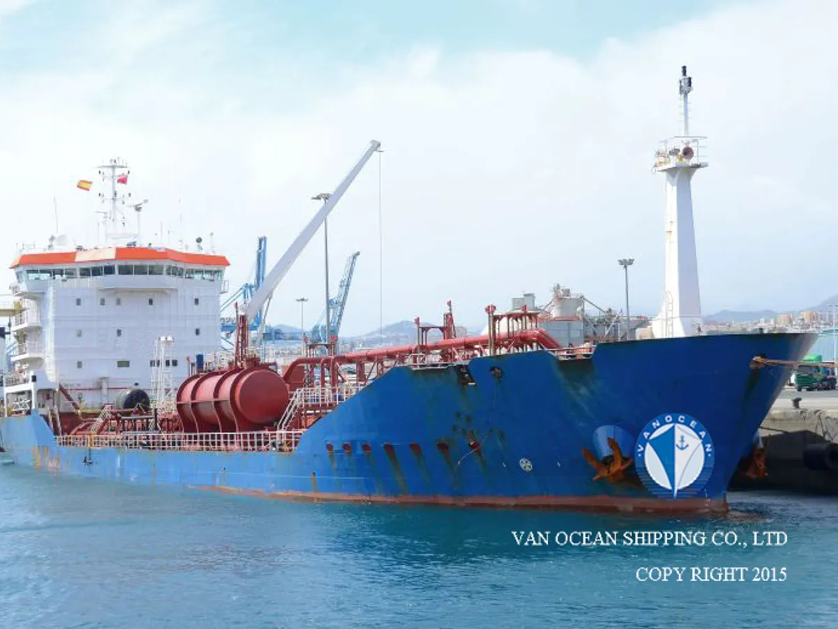 Oil/Chemical tanker for sale