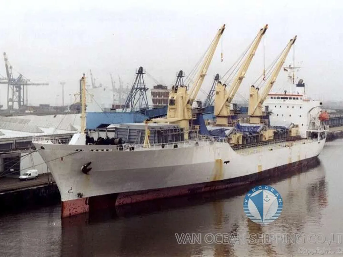 Oil/Chemical tanker for sale