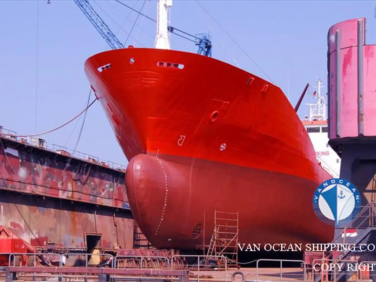 Oil/Chemical tanker for sale