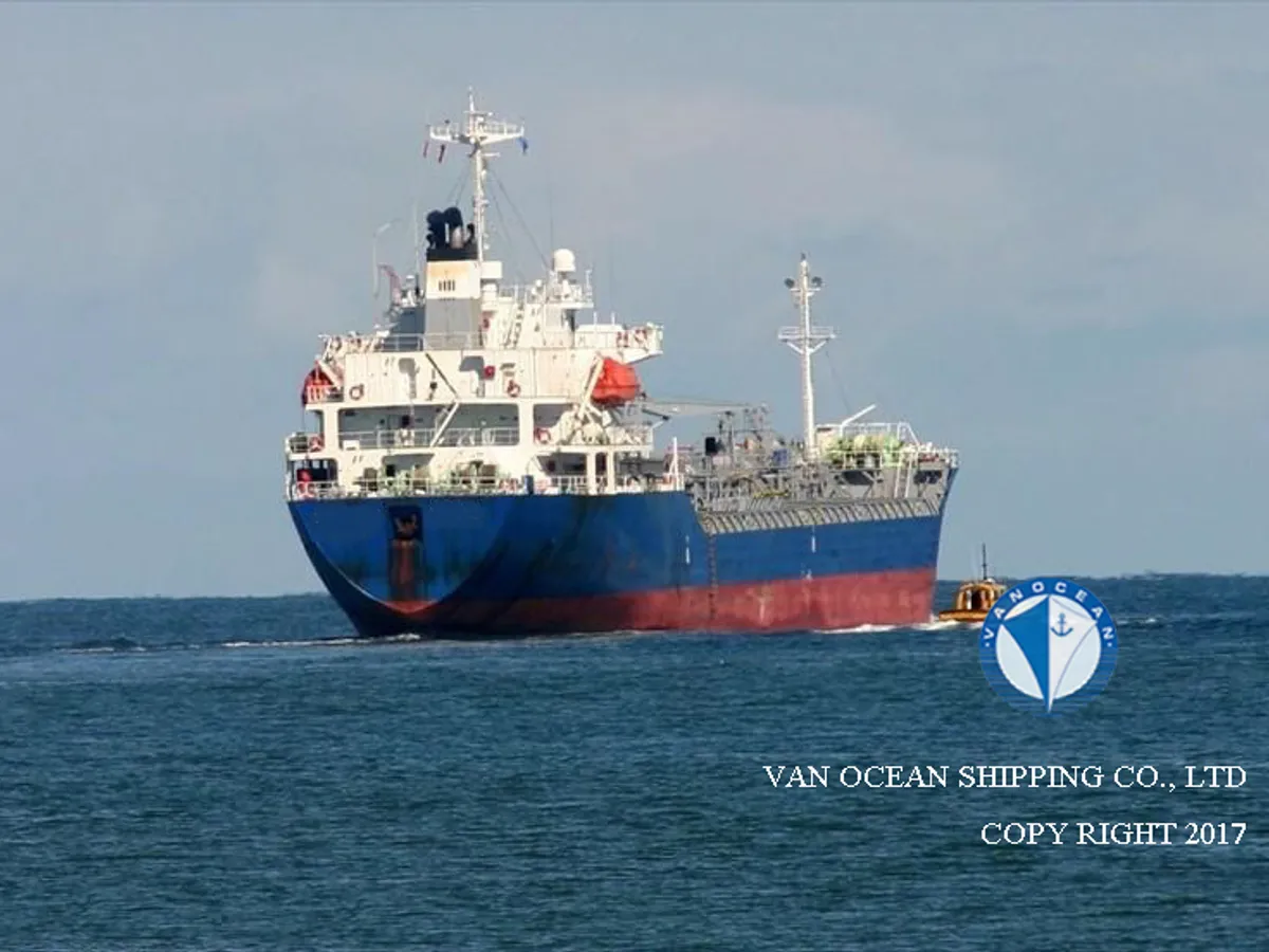 Oil/Chemical tanker for sale