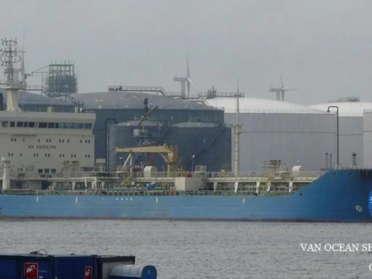 Oil/Chemical tanker for sale
