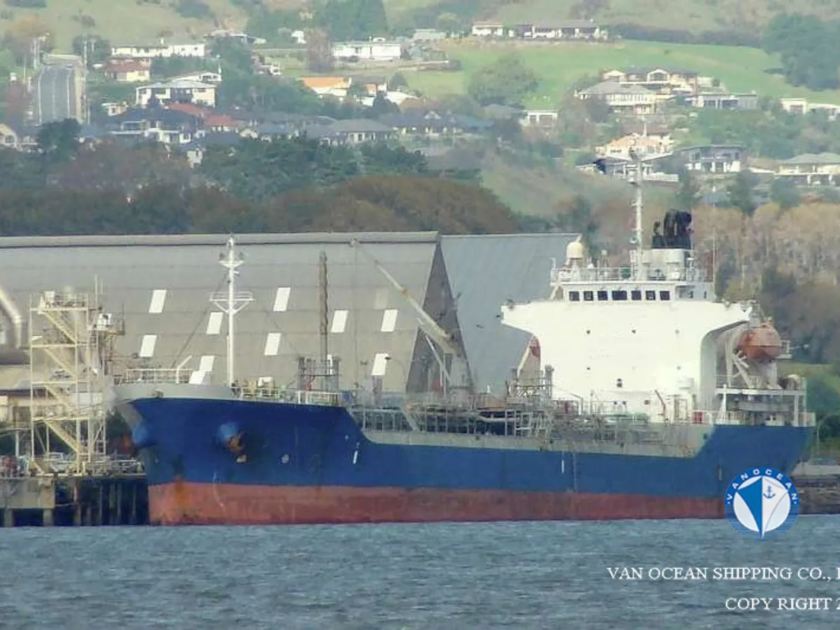 Oil/Chemical tanker for sale