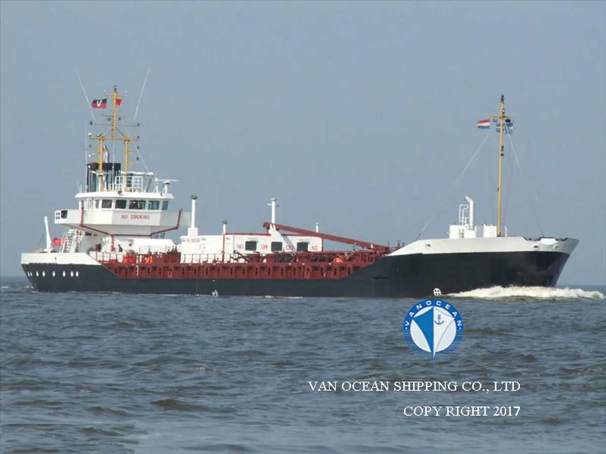 Oil/Chemical tanker for sale
