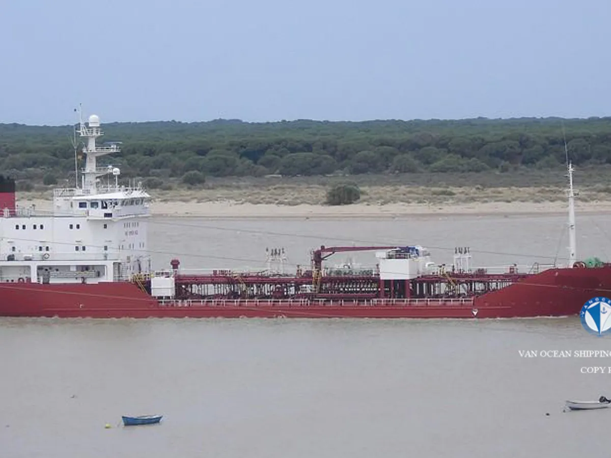 Oil/Chemical tanker for sale