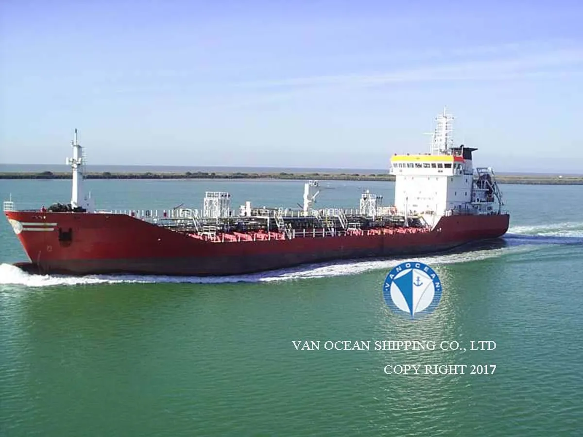 Oil/Chemical tanker for sale