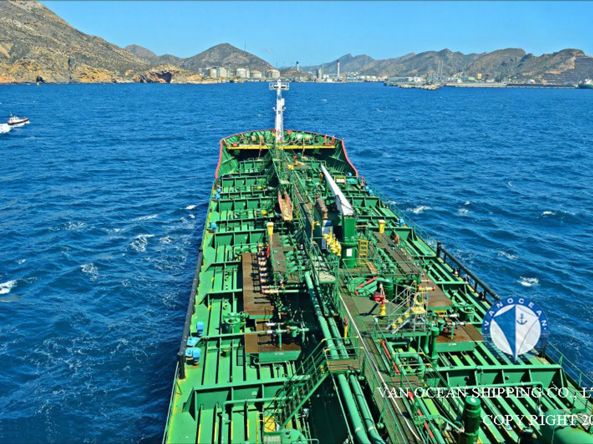 Oil/Chemical tanker for sale