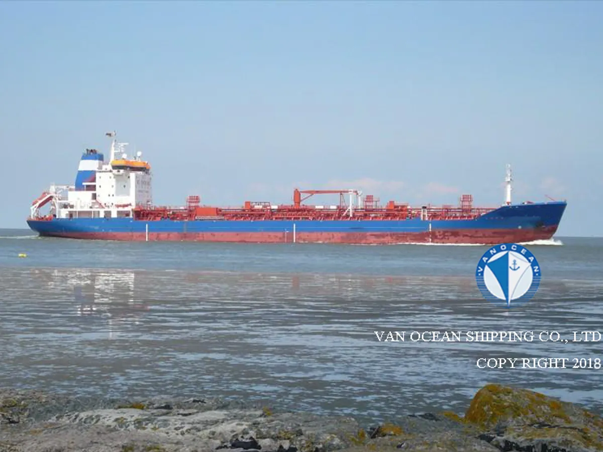 Oil/Chemical tanker for sale