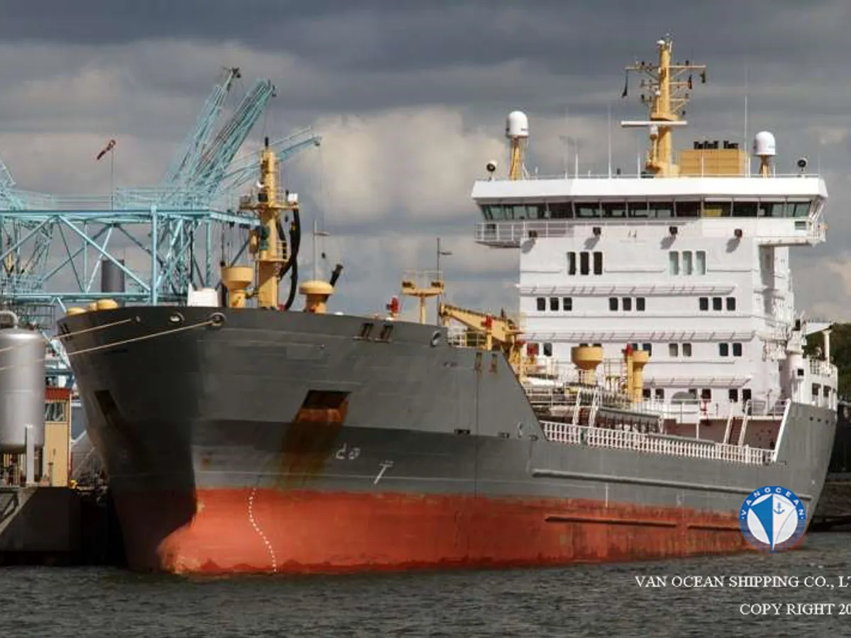 Oil/Chemical tanker for sale