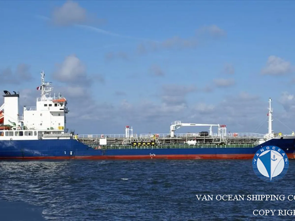 Oil/Chemical tanker for sale