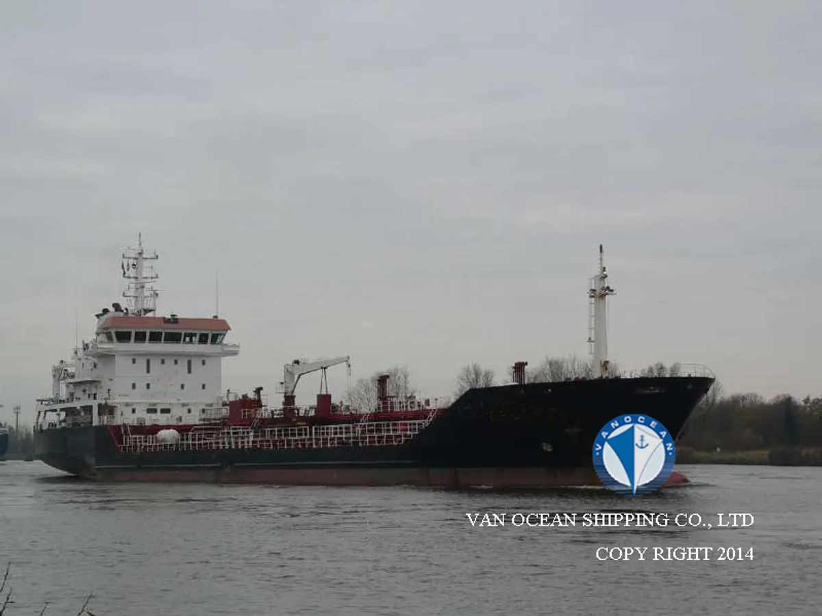 Oil/Chemical tanker for sale