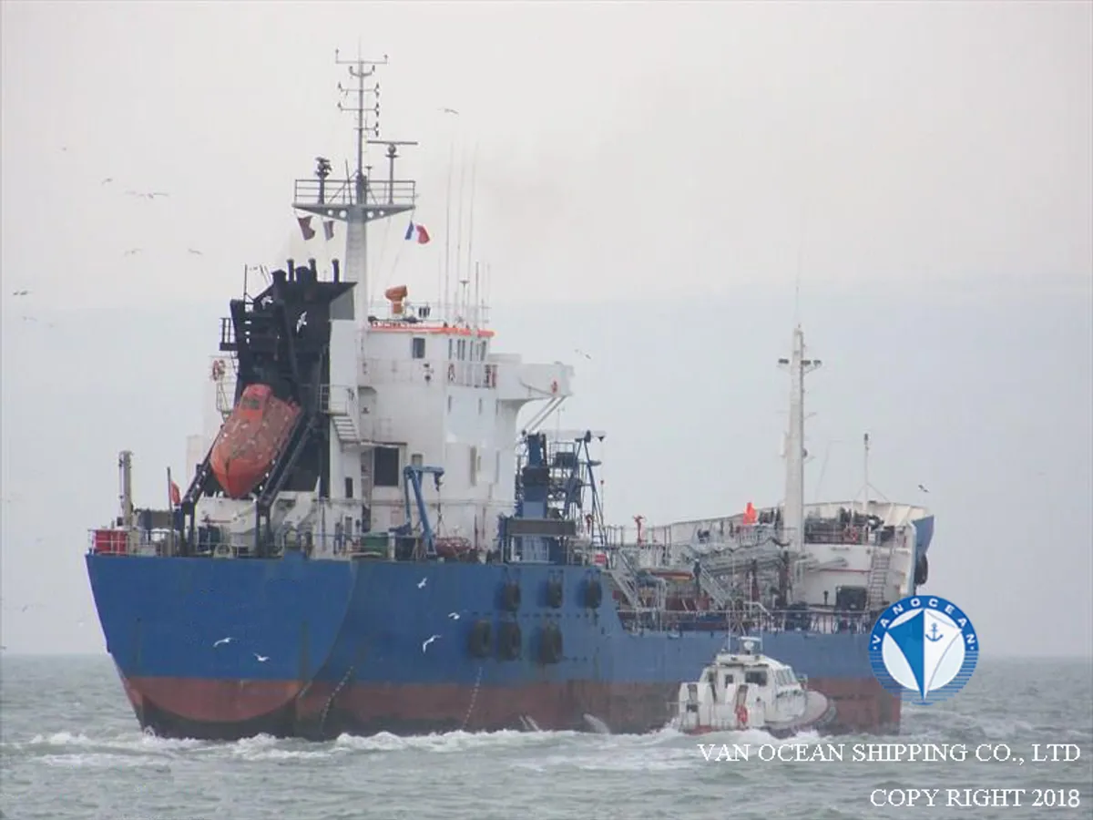 Oil/Chemical tanker for sale