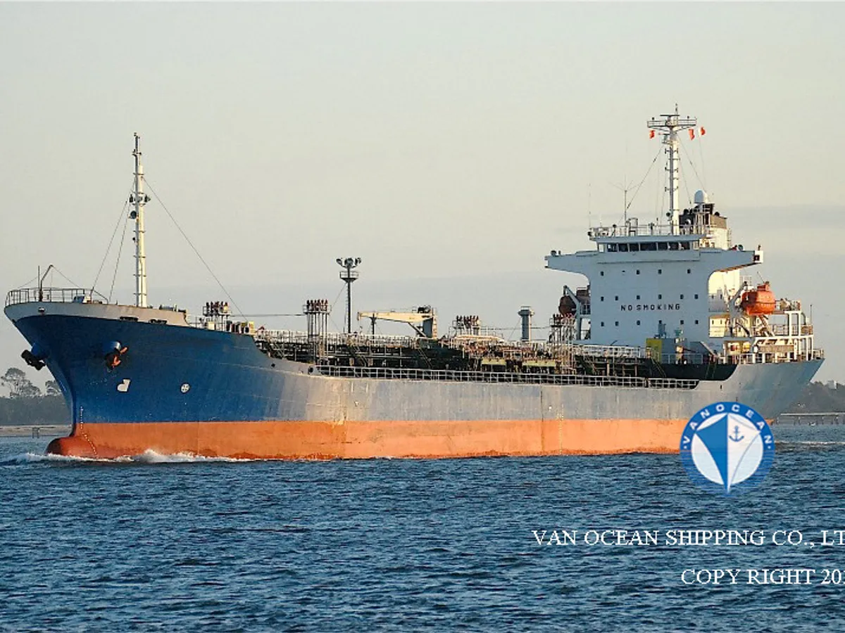 Oil/Chemical tanker for sale