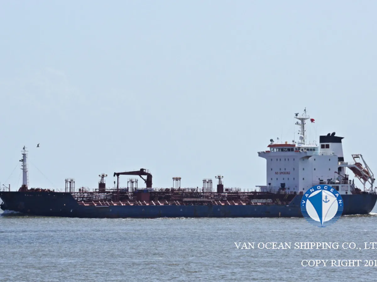 Oil/Chemical tanker for sale