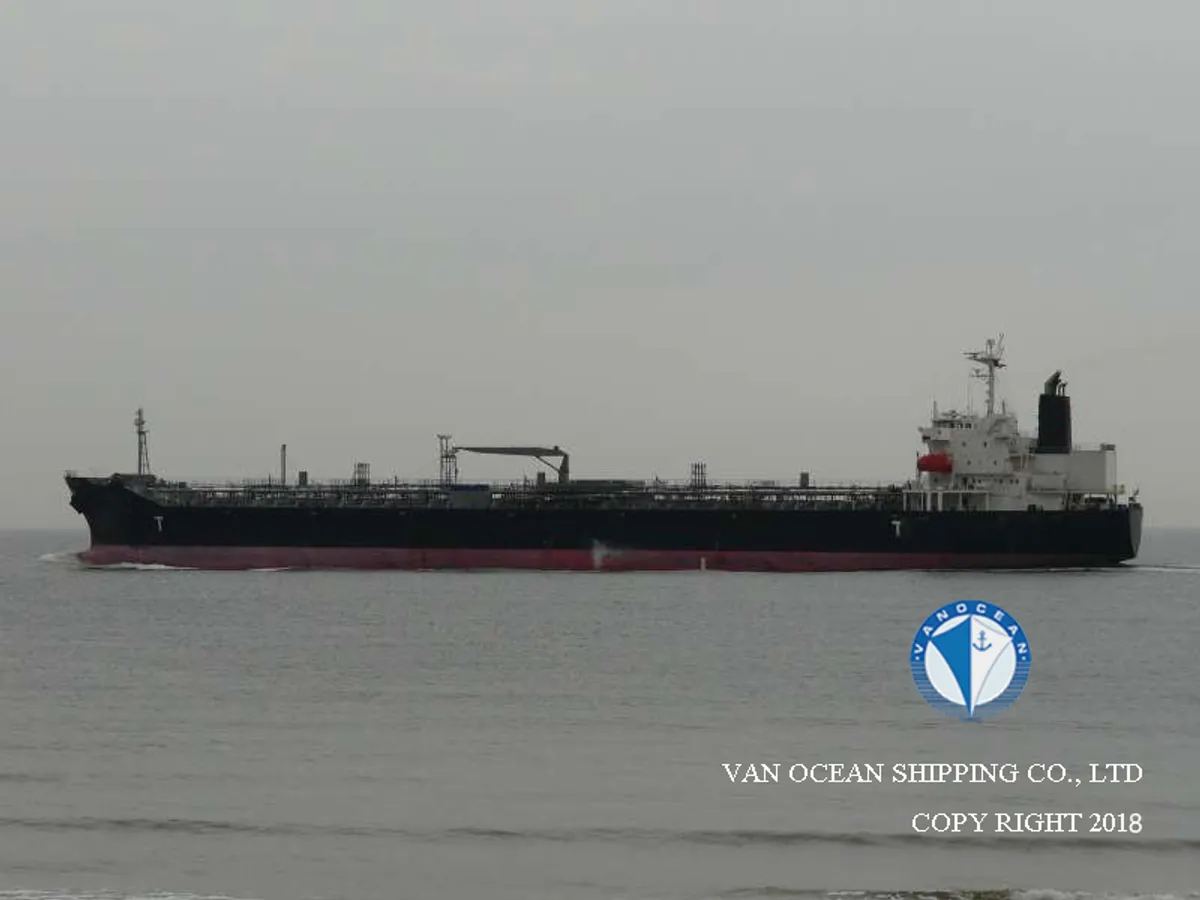 Oil/Chemical tanker for sale