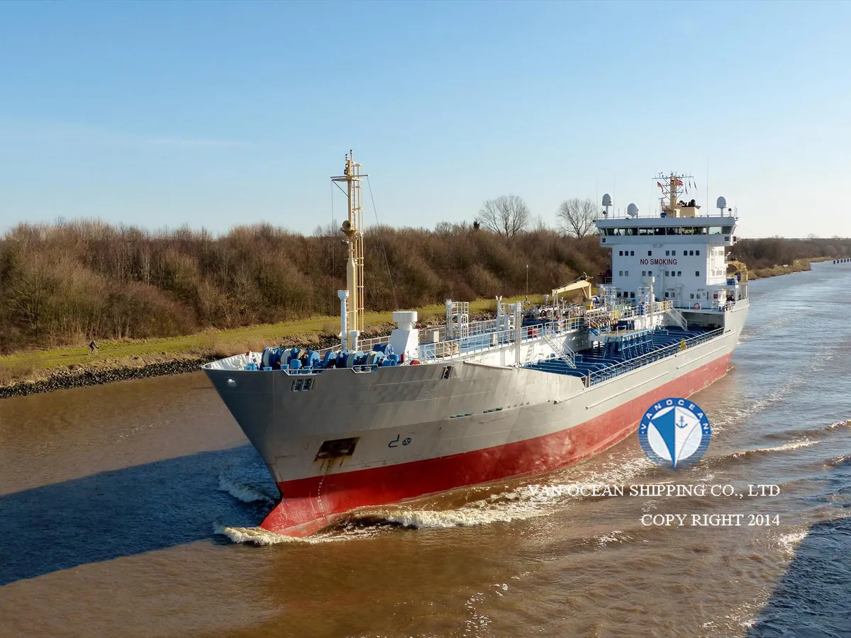Oil/Chemical tanker for sale