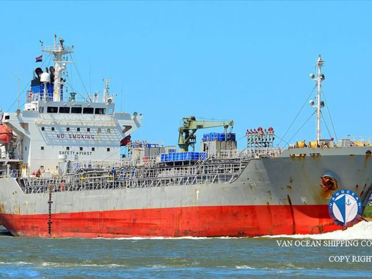 Oil/Chemical tanker for sale