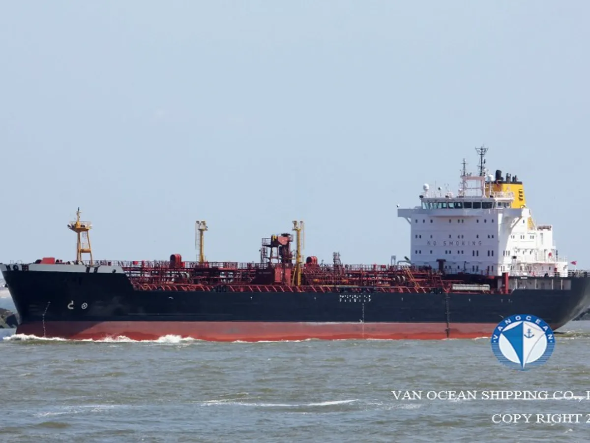 Oil/Chemical tanker for sale