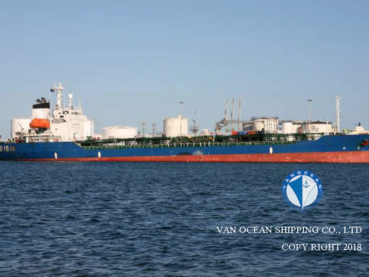 Oil/Chemical tanker for sale