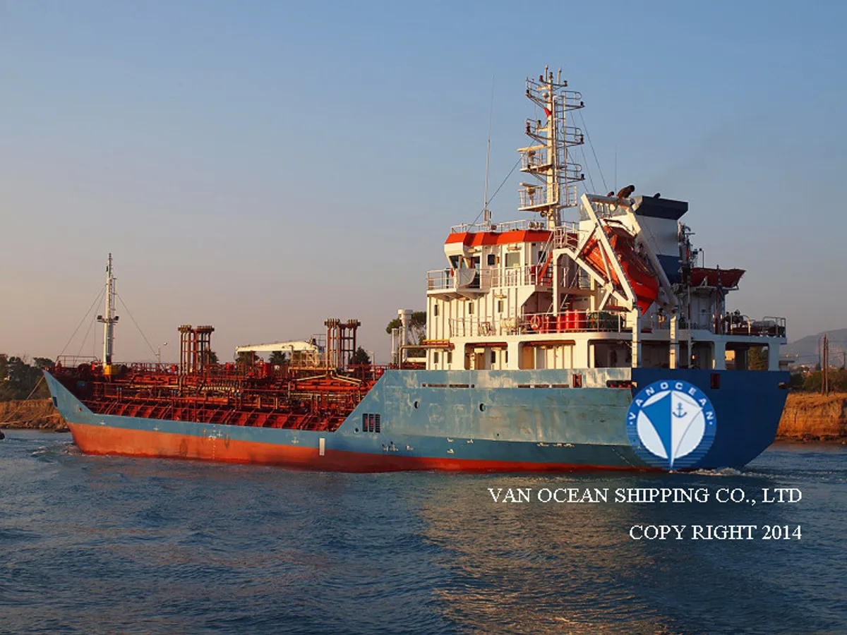 Oil/Chemical tanker for sale