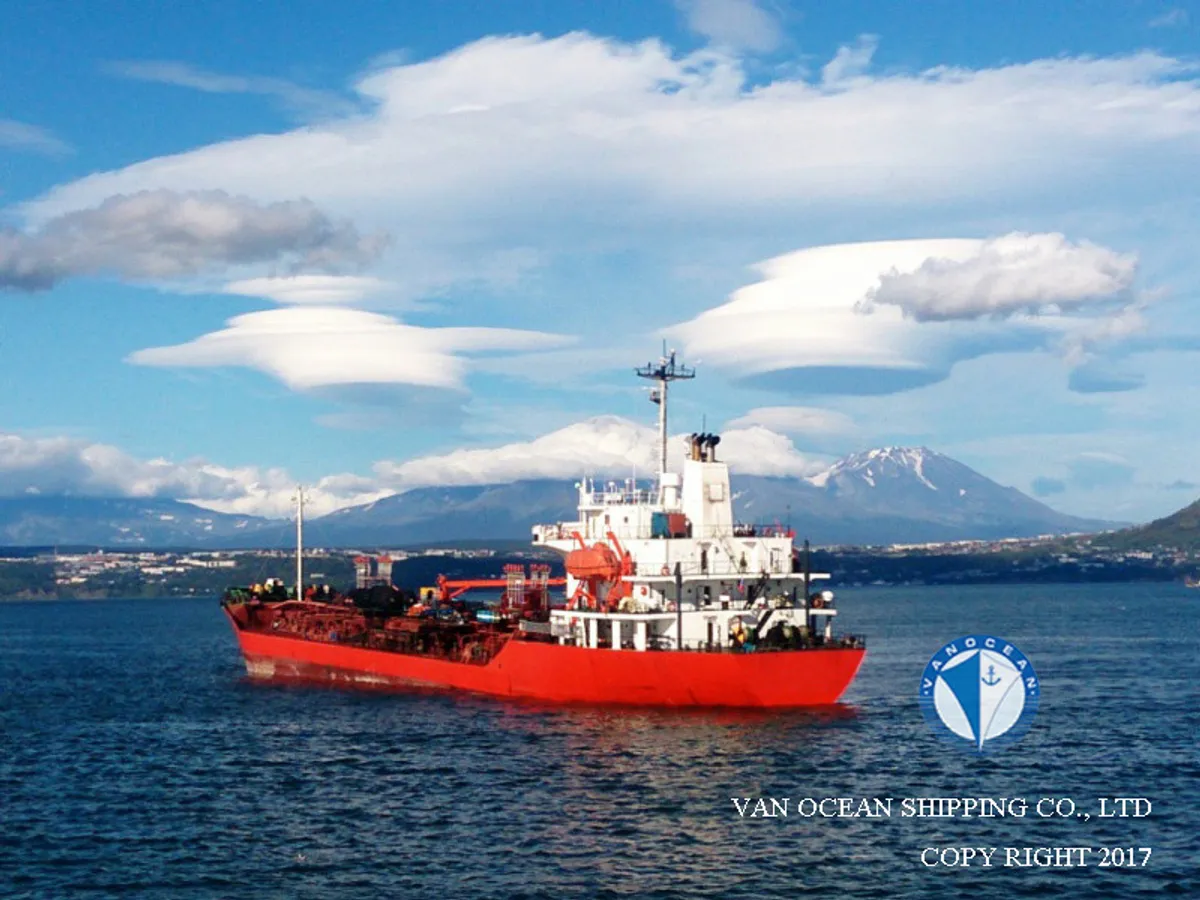 Oil/Chemical tanker for sale