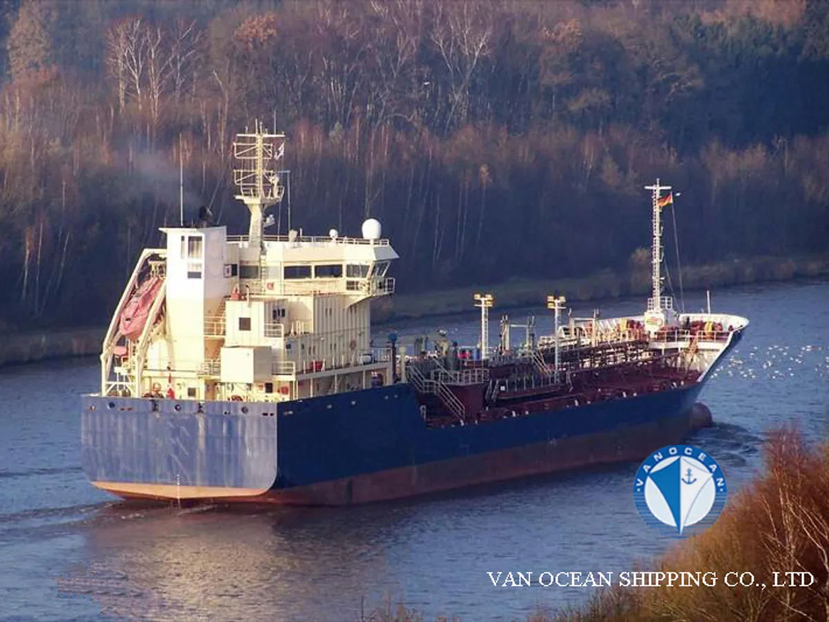 Oil/Chemical tanker for sale