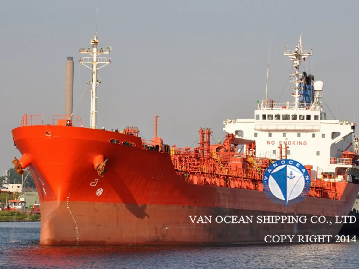 Oil/Chemical tanker for sale