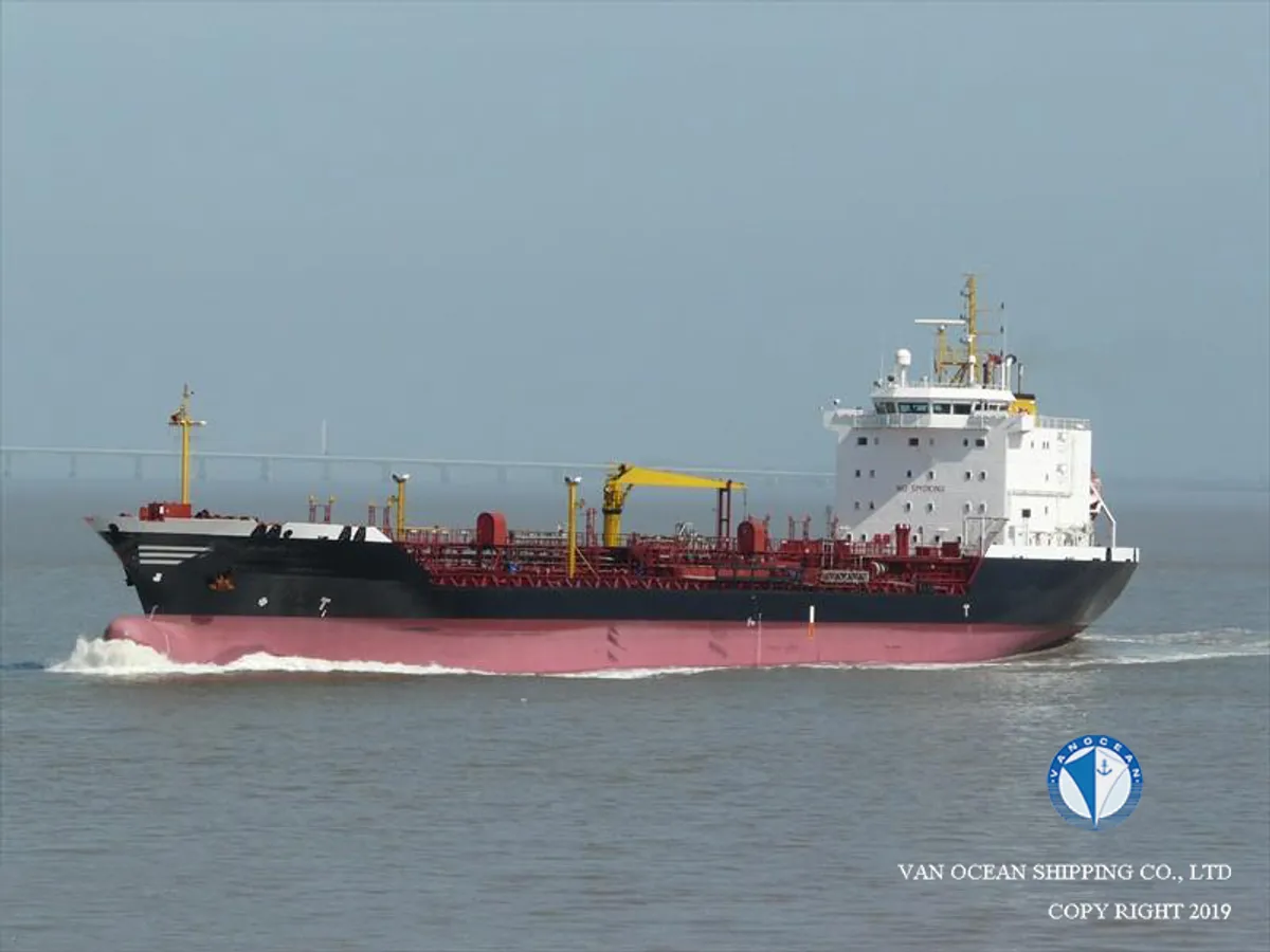 Oil/Chemical tanker for sale