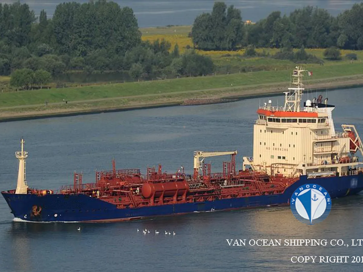 Oil/Chemical tanker for sale