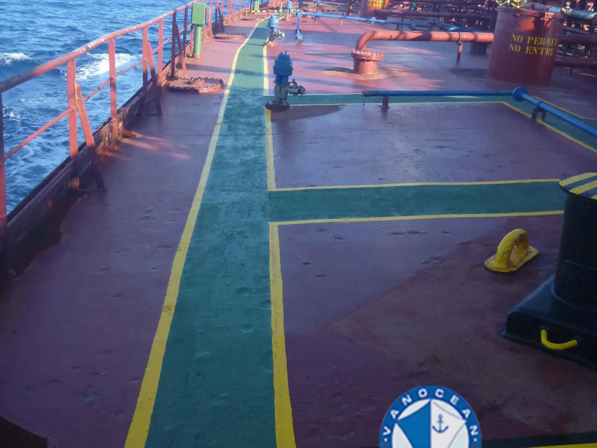 Oil/Chemical tanker for sale