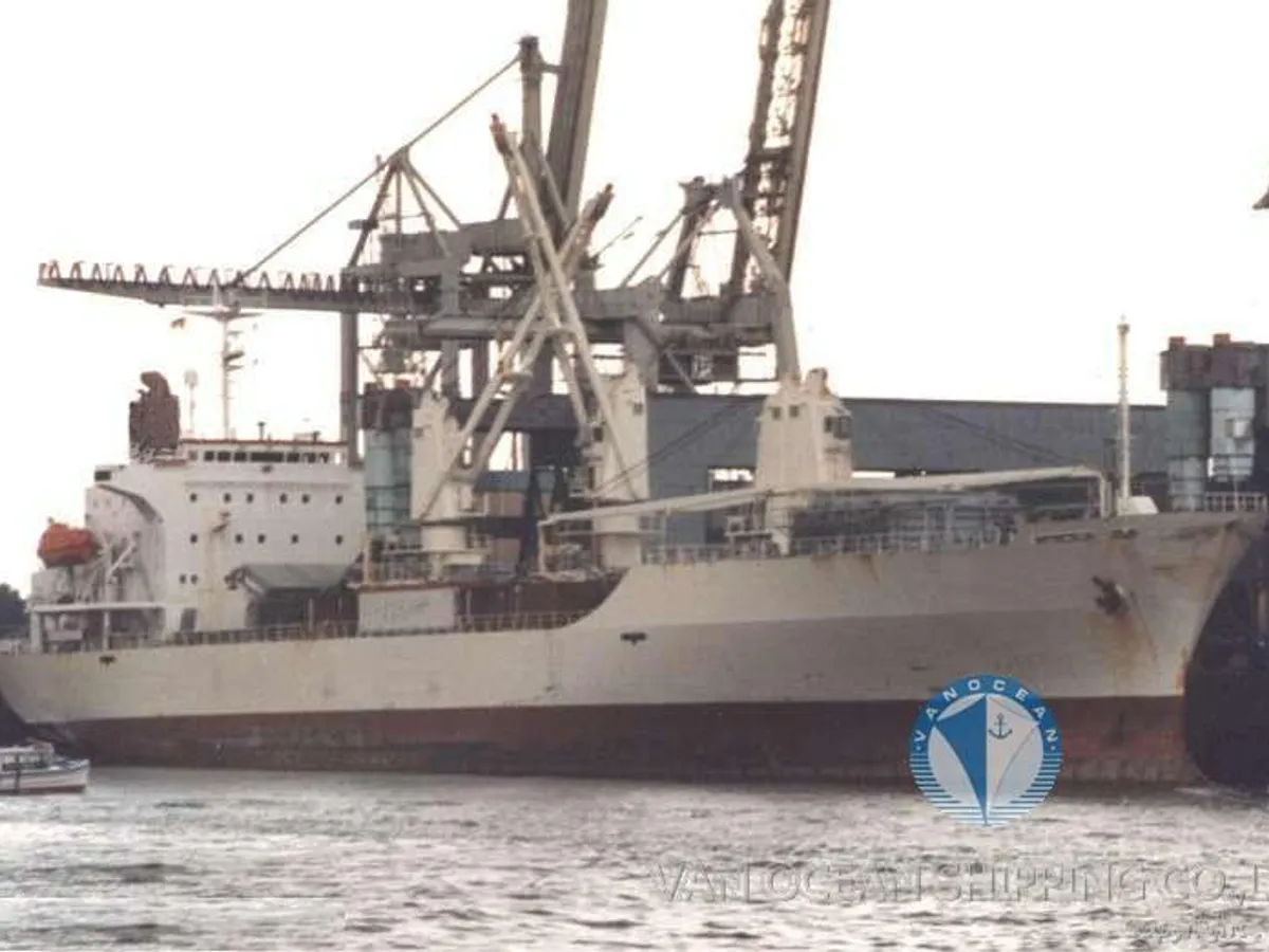 Oil/Chemical tanker for sale