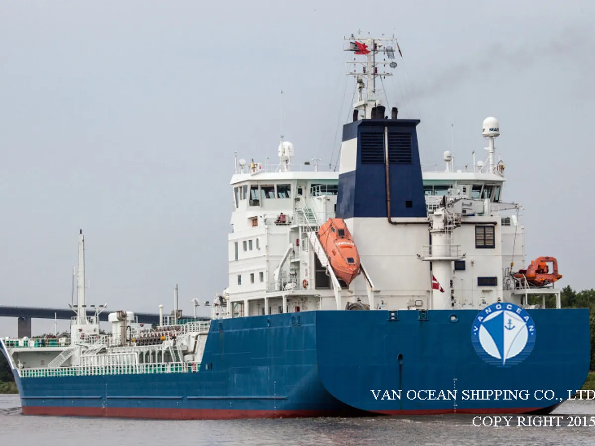 Oil/Chemical tanker for sale