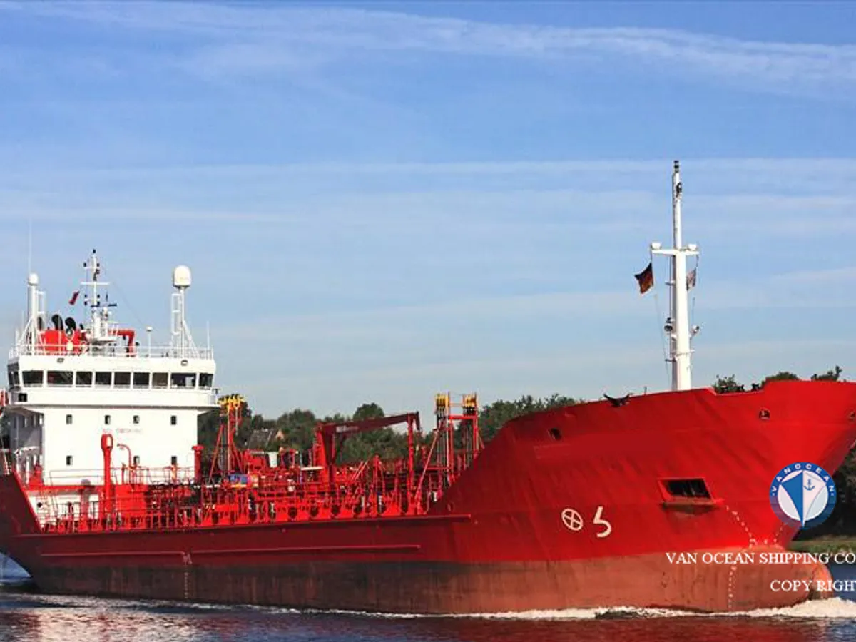 Oil/Chemical tanker for sale