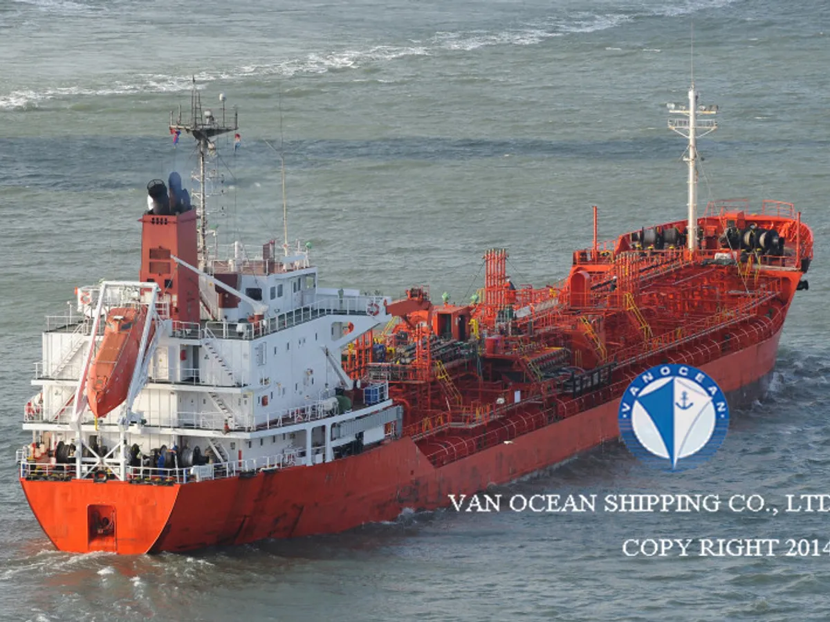 Oil/Chemical tanker for sale